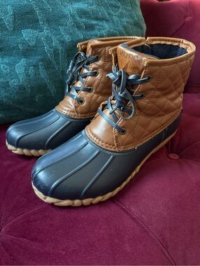 Vintage Nautica - Dorsay Quilted Duck Boot - Navy / Brown - Women’s 8